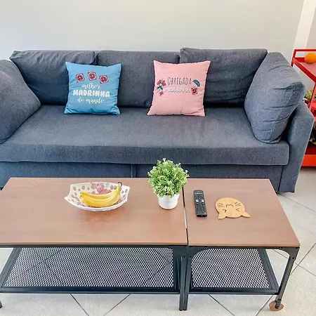 Seaside In A Peniche Townhouse Featuring A Private Bathroom And Shared Access To The Swimming Pool And Kitchen Habitación en casa particular